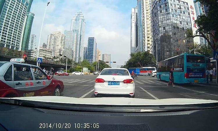 BowLift | Dash Cam Full HD 1080P + 16GB Card