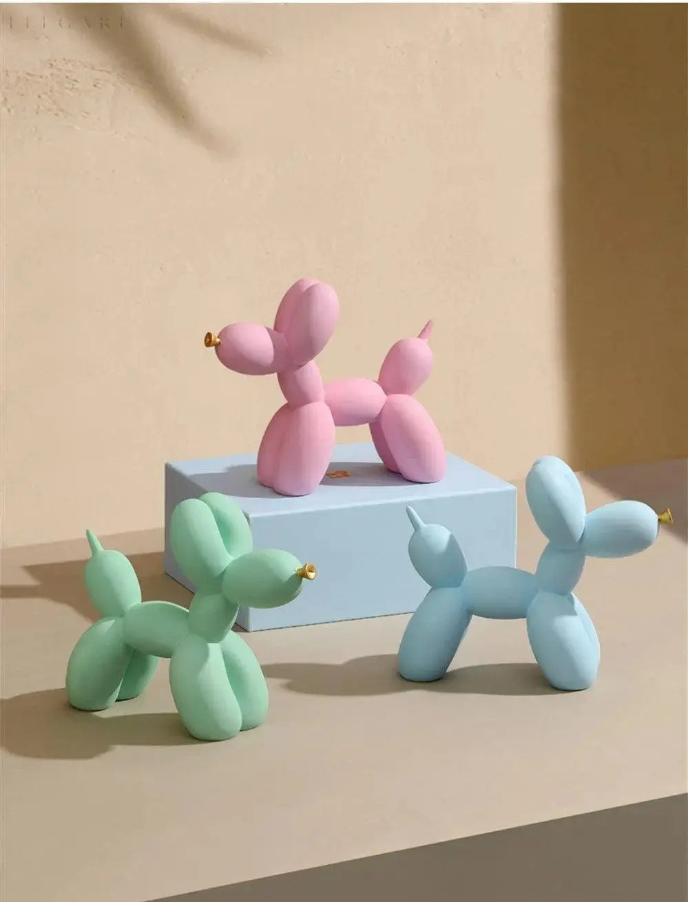 BowLift | PuffGlow - Golden Snout Balloon Sculpture