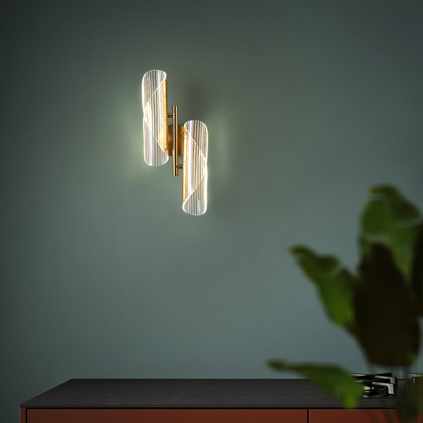 BowLift | CrystalAura – Sparkling Crystal Wall Light for Glamorous Touch