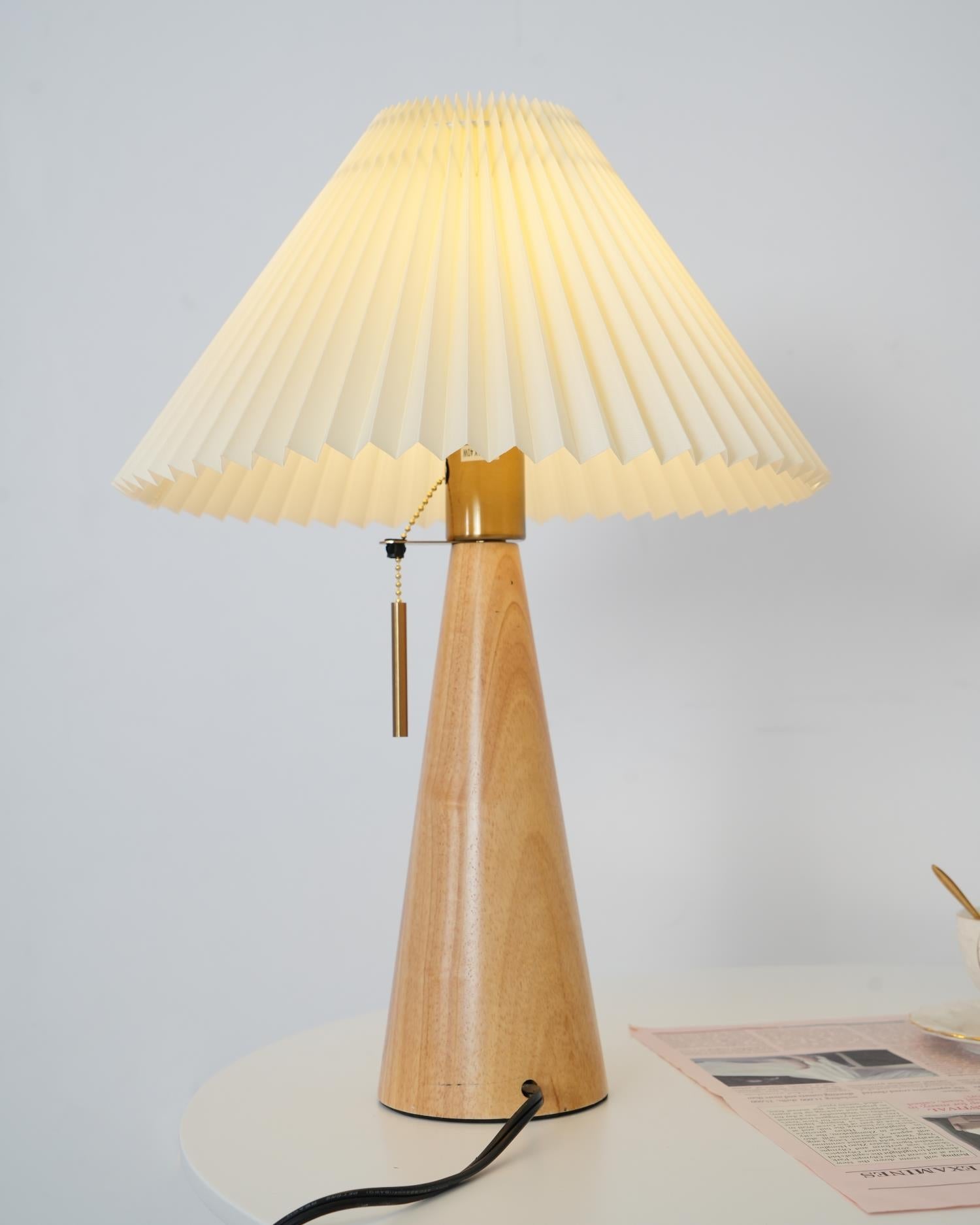 BowLift | AntiqueRadiance – Elegant Wood and Metal Table Lamp