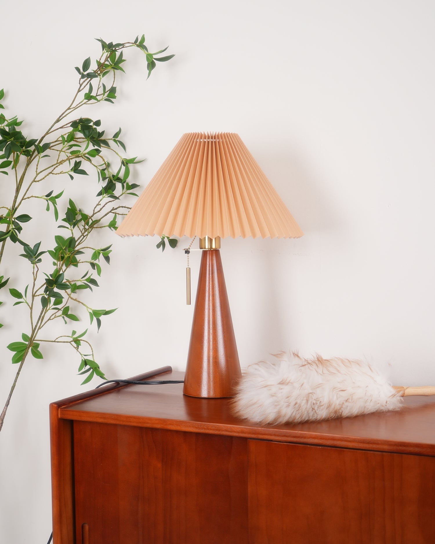 BowLift | AntiqueRadiance – Elegant Wood and Metal Table Lamp
