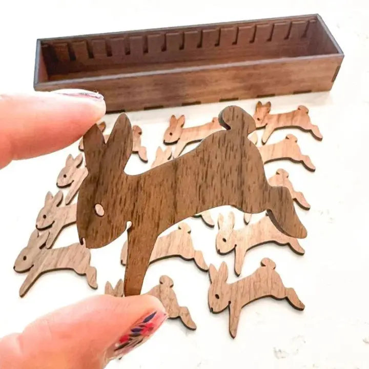 BowLift | Wooden Bobbin Set with Animal Motifs – Organizer for Embroidery Floss (15 Bobbins)