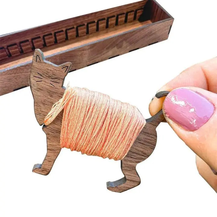 BowLift | Wooden Bobbin Set with Animal Motifs – Organizer for Embroidery Floss (15 Bobbins)