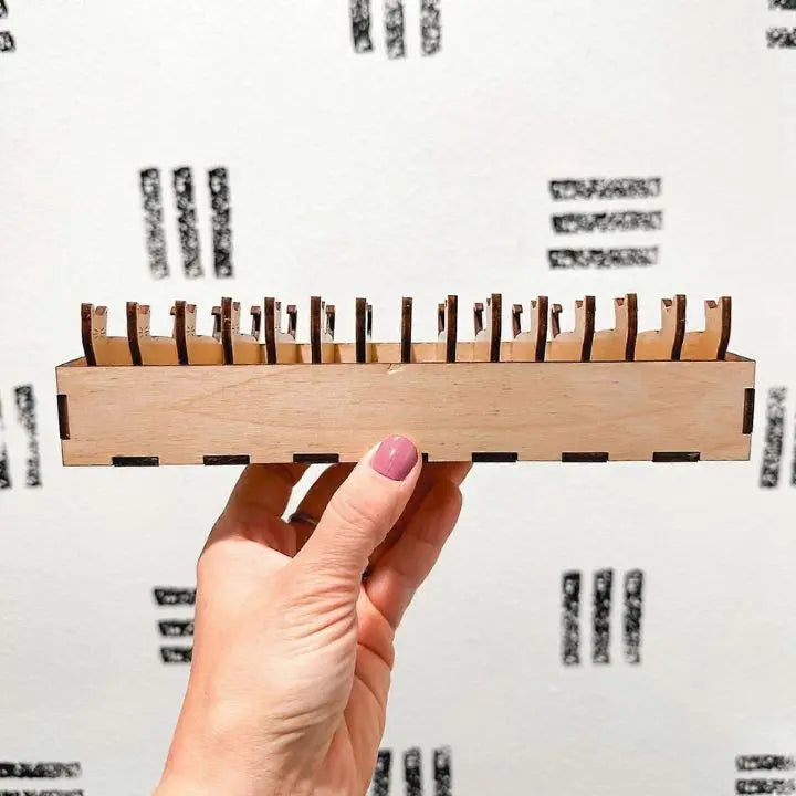 BowLift | Wooden Bobbin Set with Animal Motifs – Organizer for Embroidery Floss (15 Bobbins)