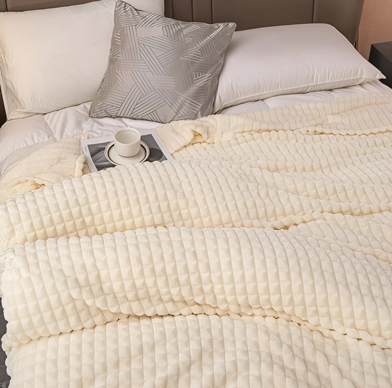 BowLift | CORALWAVE – Ultra-soft Textured Fleece Blanket