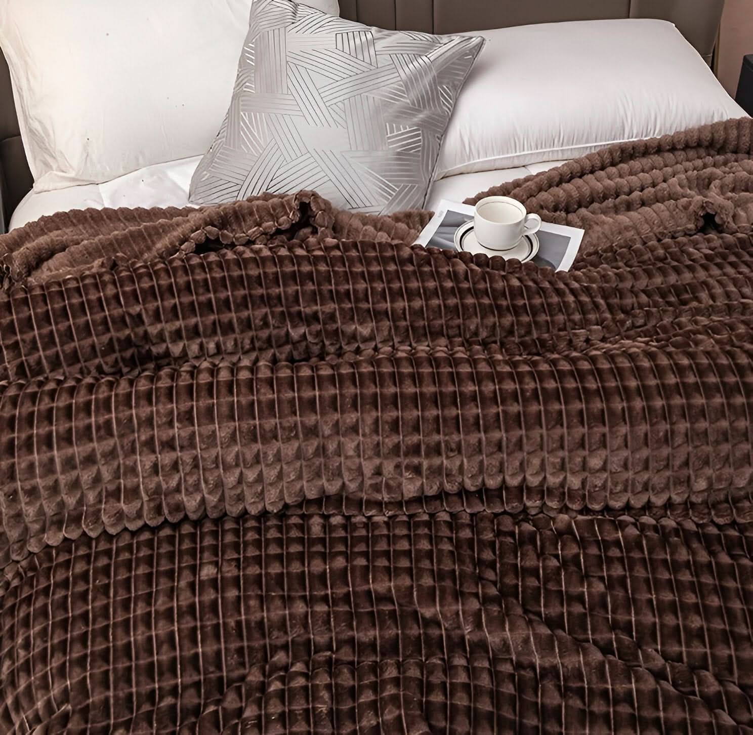 BowLift | CORALWAVE – Ultra-soft Textured Fleece Blanket