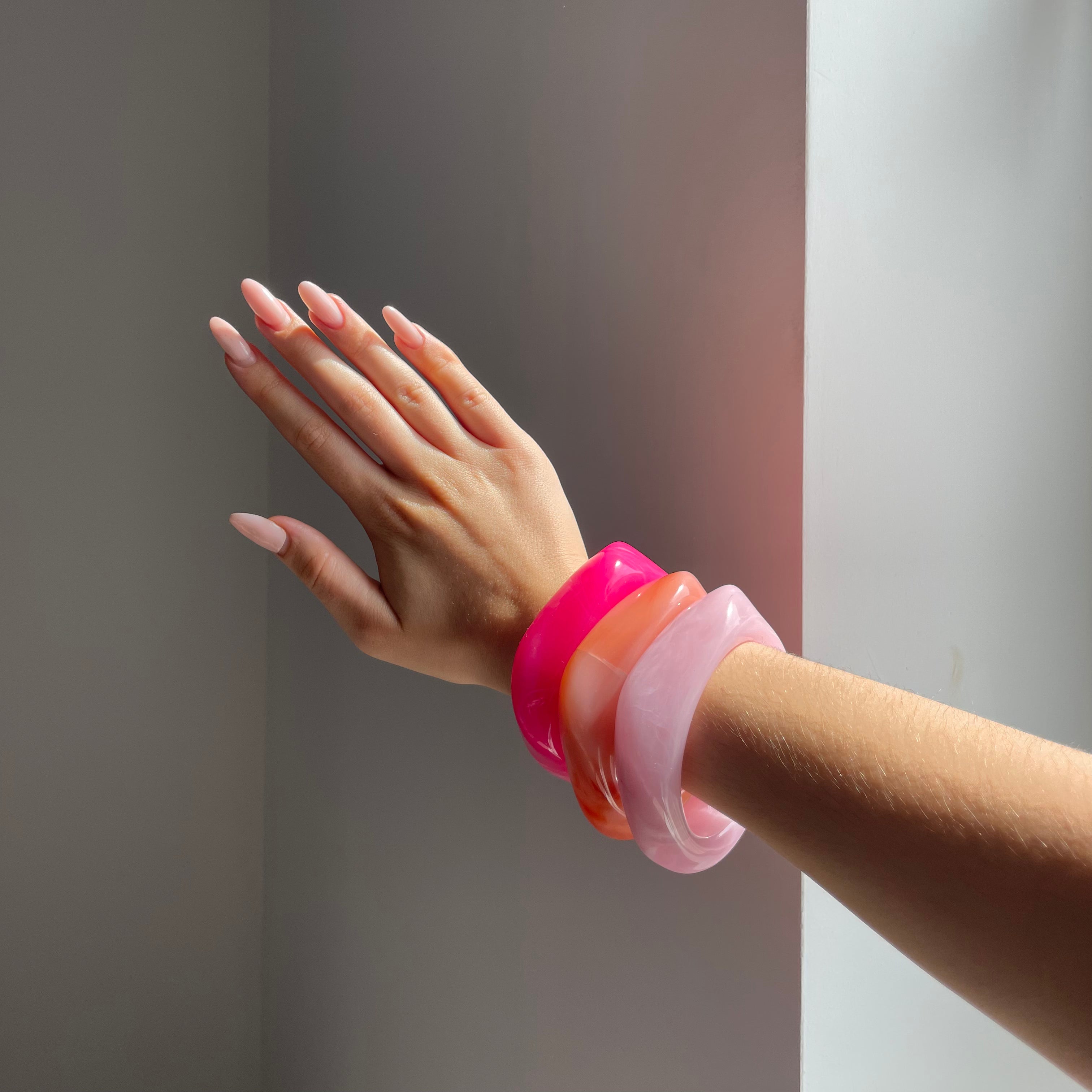 BowLift | Gold bracelet in orange – A stylish accent for modern looks