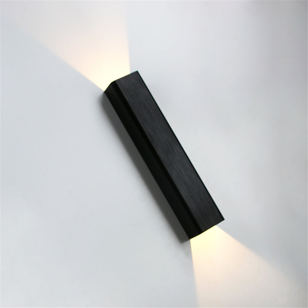 BowLift | BeamLuxe – Sleek Outdoor Lamp for Contemporary Spaces