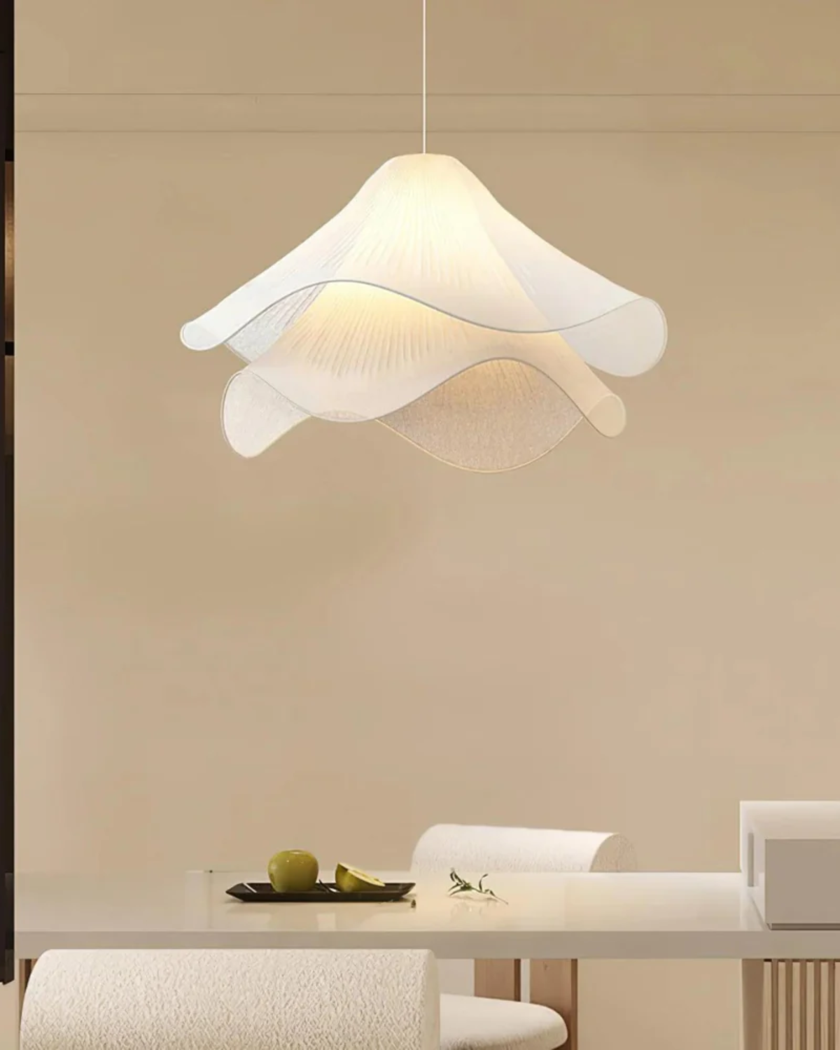 BowLift | Ceiling Lamp with Floral Pattern and Elegant Finish