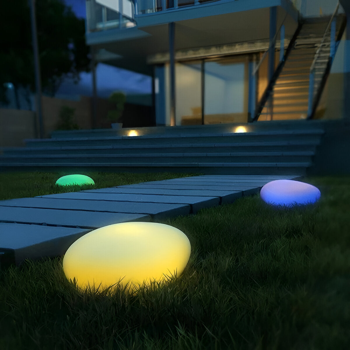 GlowStone – Cobblestone Garden Light