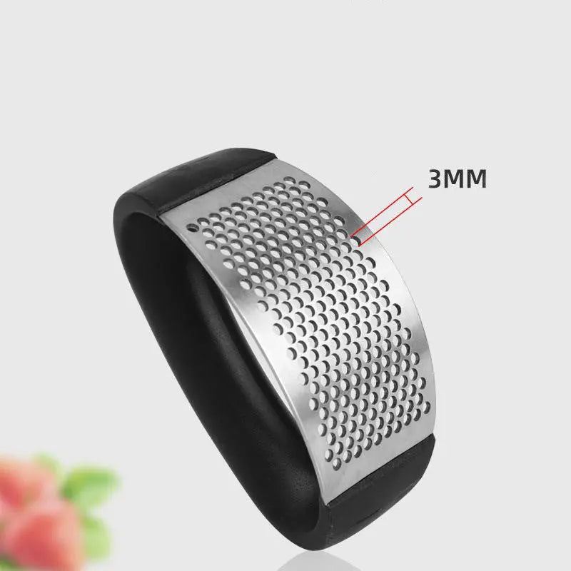 BowLift | Durable garlic press made of stainless steel for effortless crushing