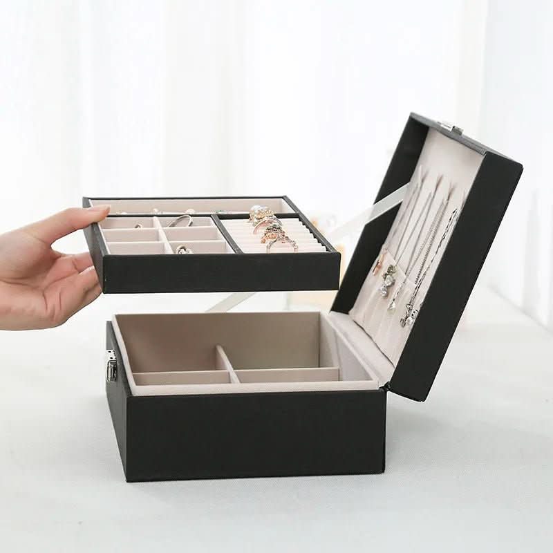 BowLift | Jewelry box made of wood with PU leather surface