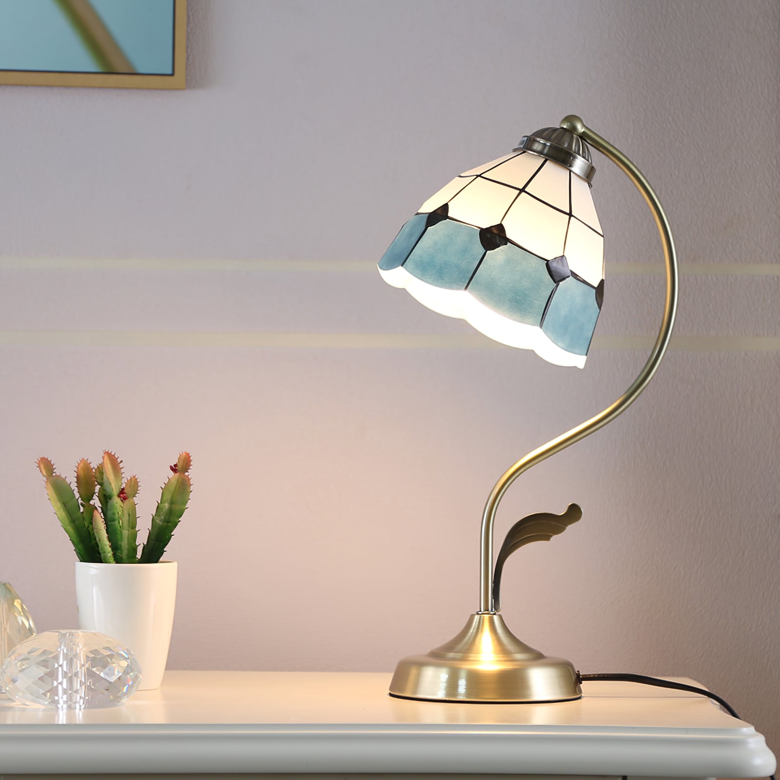 BowLift | LuxePetal – White and Blue Glass Floral Table Lamp in Gold