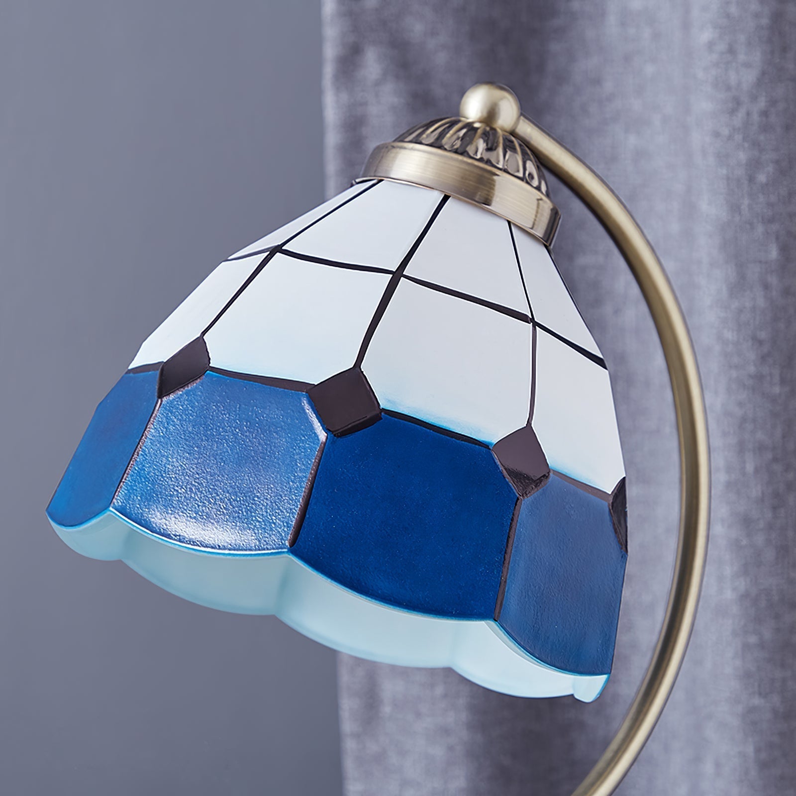 BowLift | LuxePetal – White and Blue Glass Floral Table Lamp in Gold