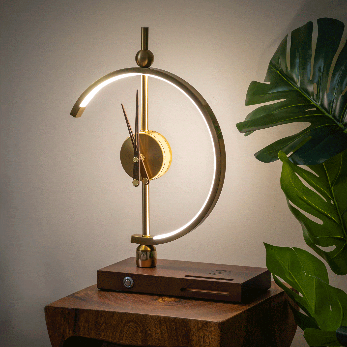 BowLift | Designer clock with LED lamp and built-in charging