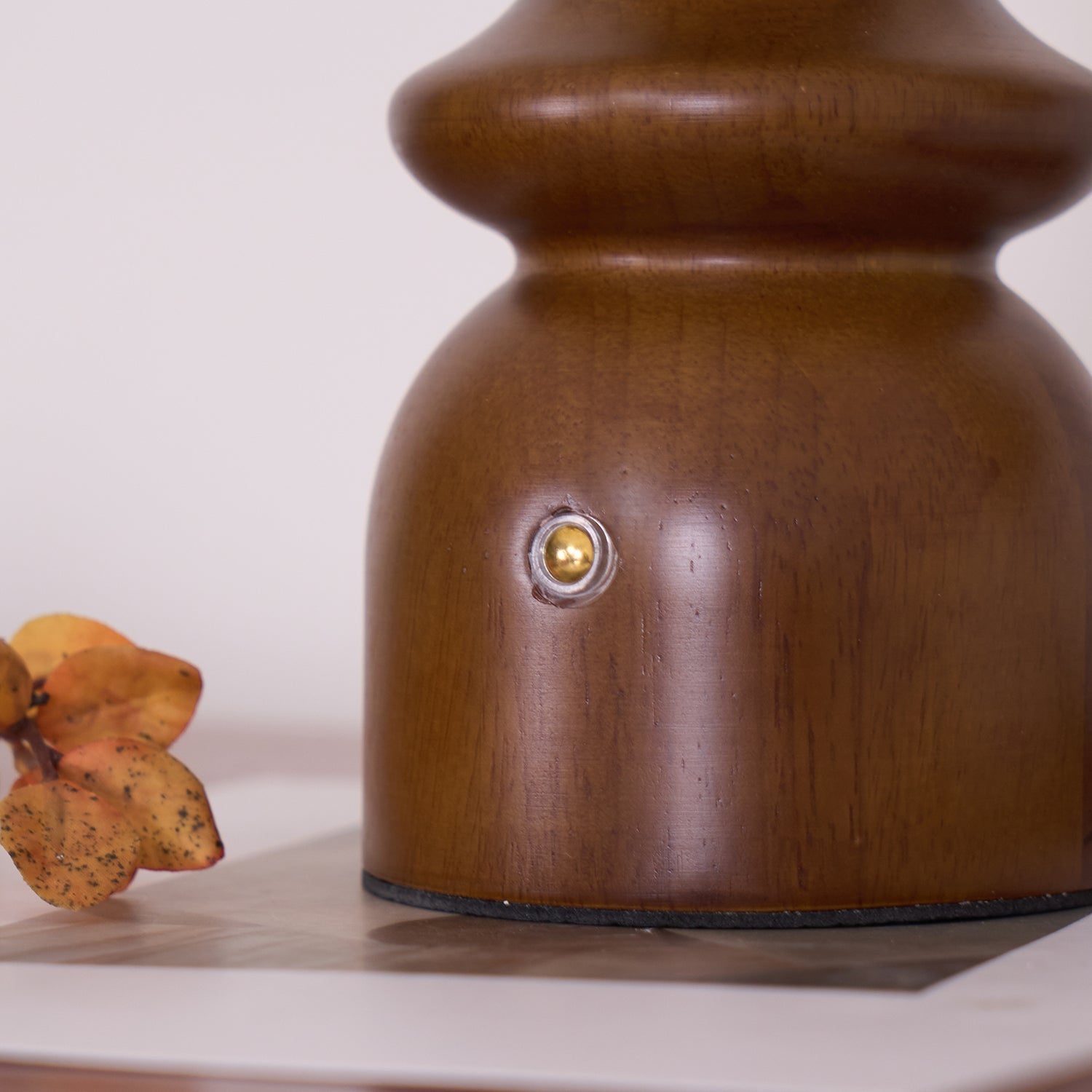 BowLift | Modern Table Lamp Minimalist Design Ambient Lighting