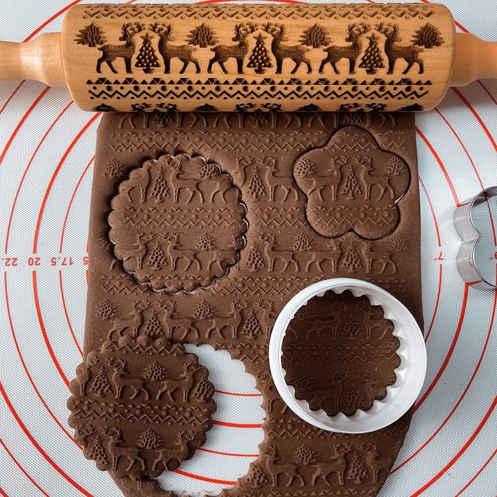 BowLift | Handmade rolling pin with decorative Christmas embossing