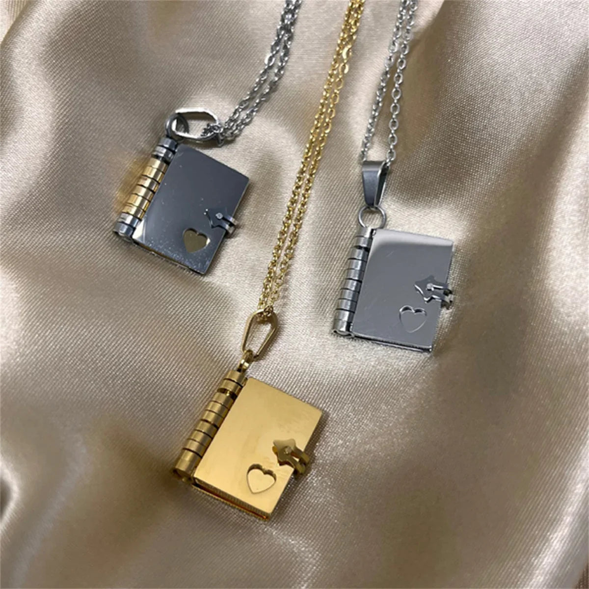 BowLift | Couple Book Pendant Necklace