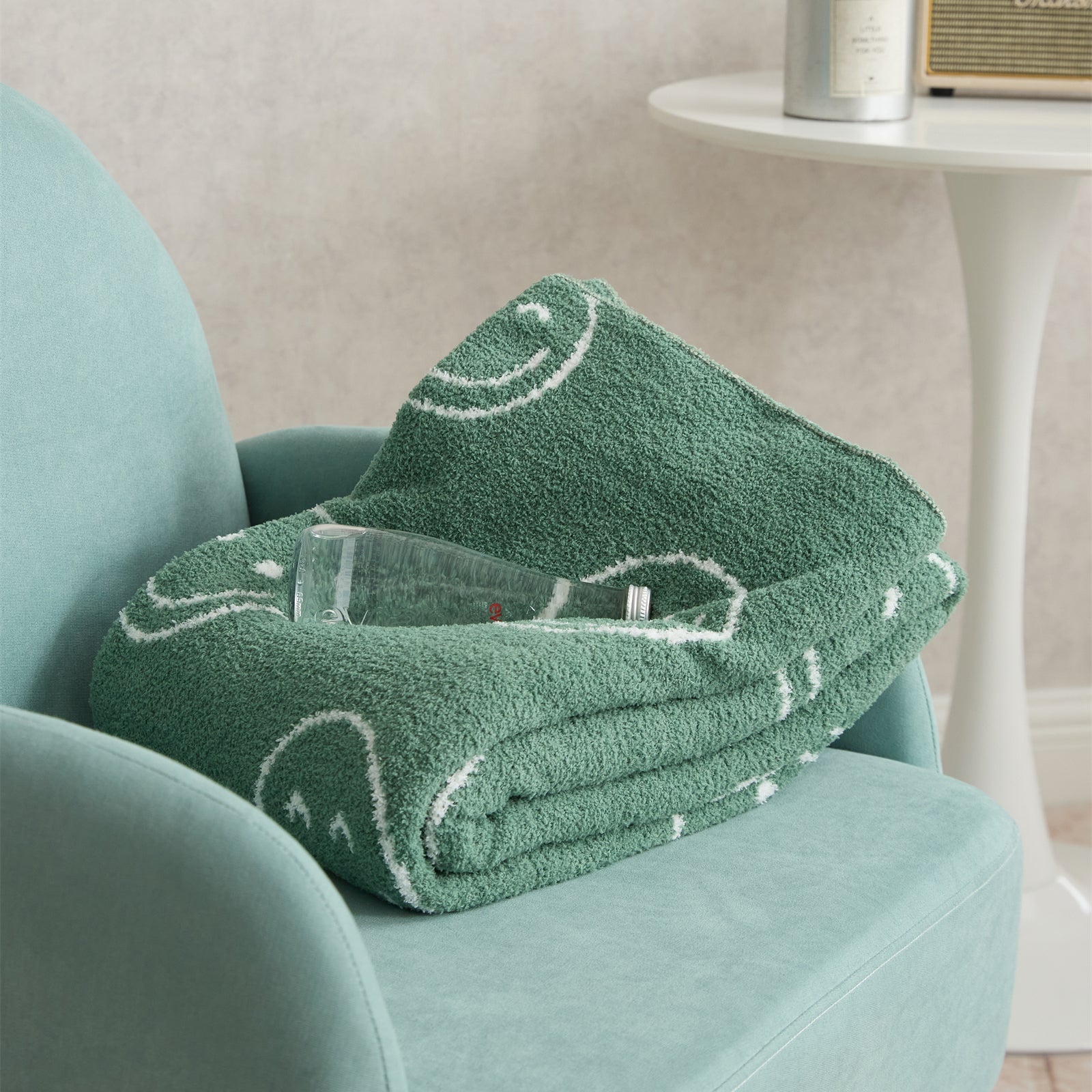 BowLift | Smiley Blanket