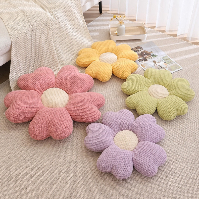 BowLift | Fluffy Clover Flowers Pillow