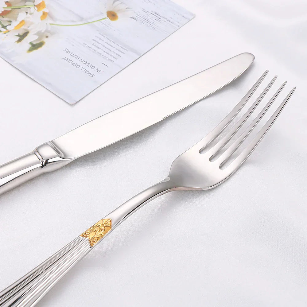 BowLift | LuxSpoon | Elegant cutlery set in golden design