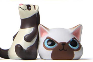 BowLift | Animals dressed as cats