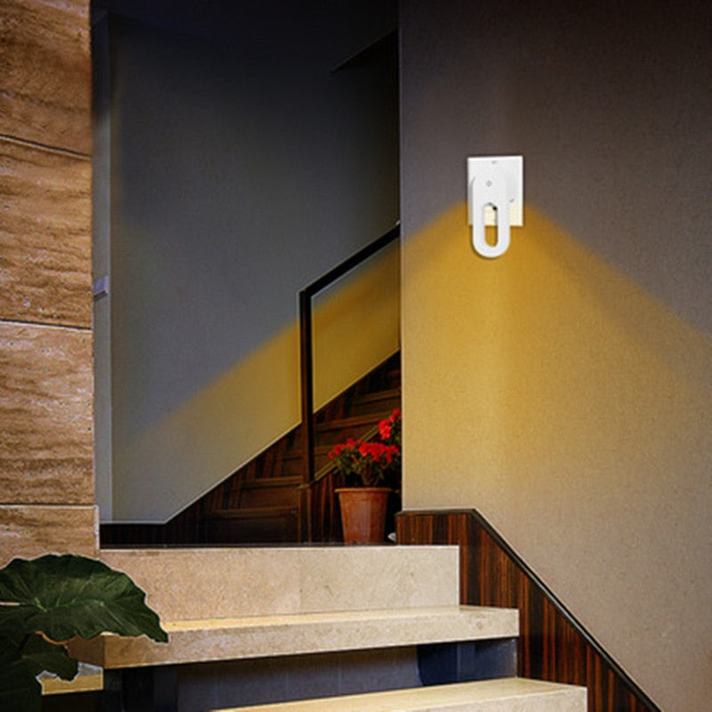 BowLift | Twilight Sensor Energy Saving Socket Wall Night Light