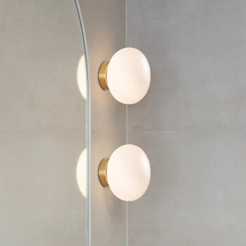 BowLift | BrassAura – Elegant Wall and Ceiling Lamp with Brass Detailing