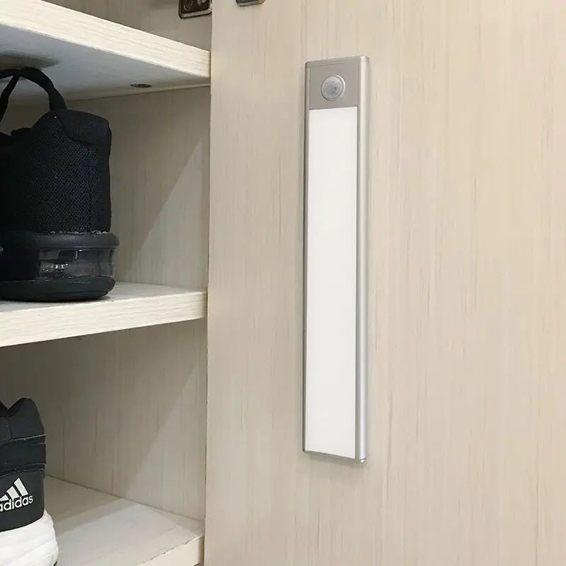 BowLift | USB rechargeable motion sensor lamp