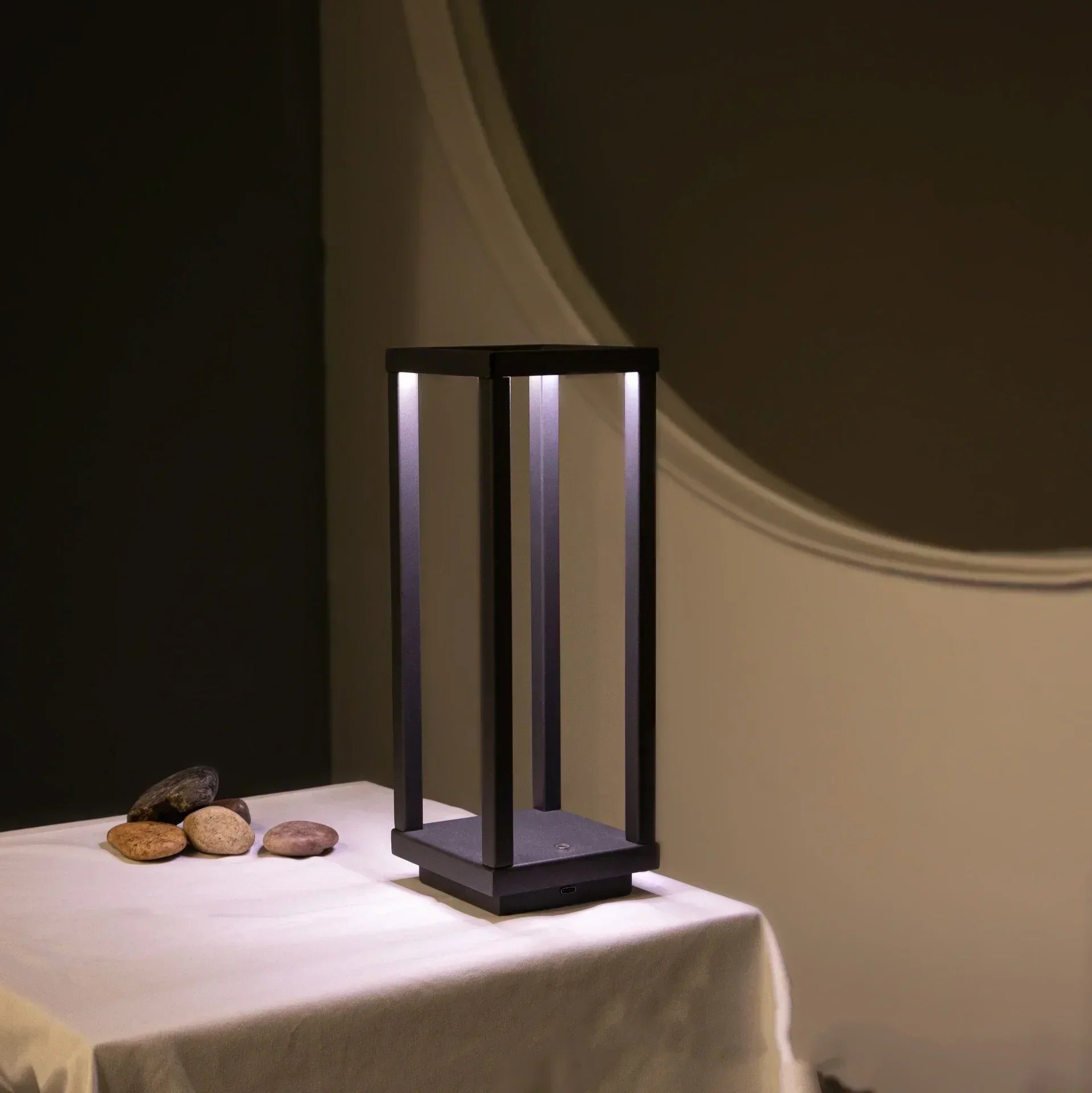 BowLift | Modern wireless table lamp with class