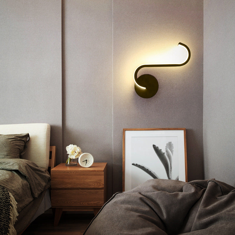 BowLift | Curved Wall Lamp in Aluminum in Modern Style