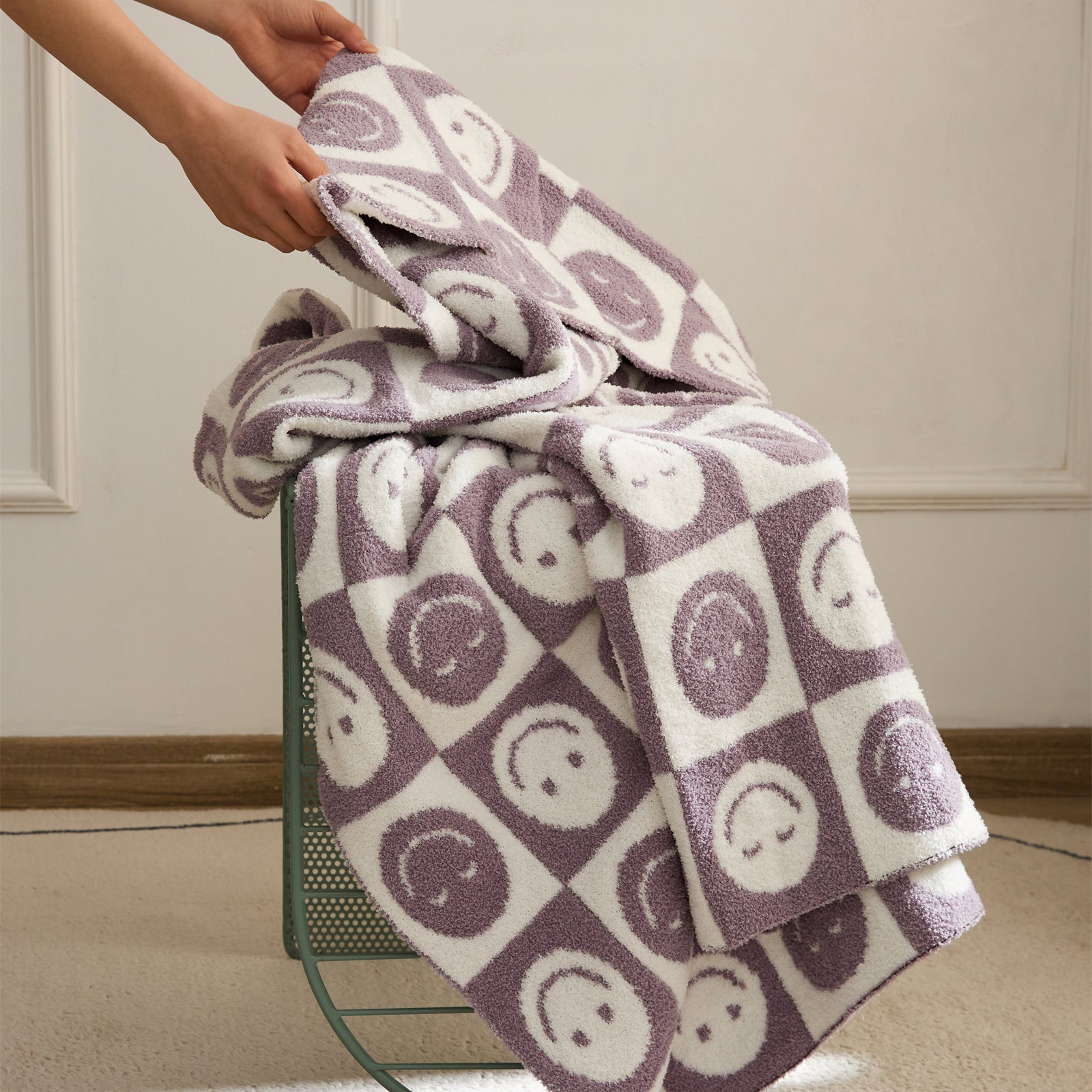 BowLift | Smiley Checked Blanket