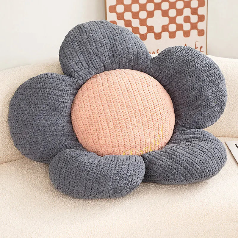 BowLift | Fluffy Daisy Cushion