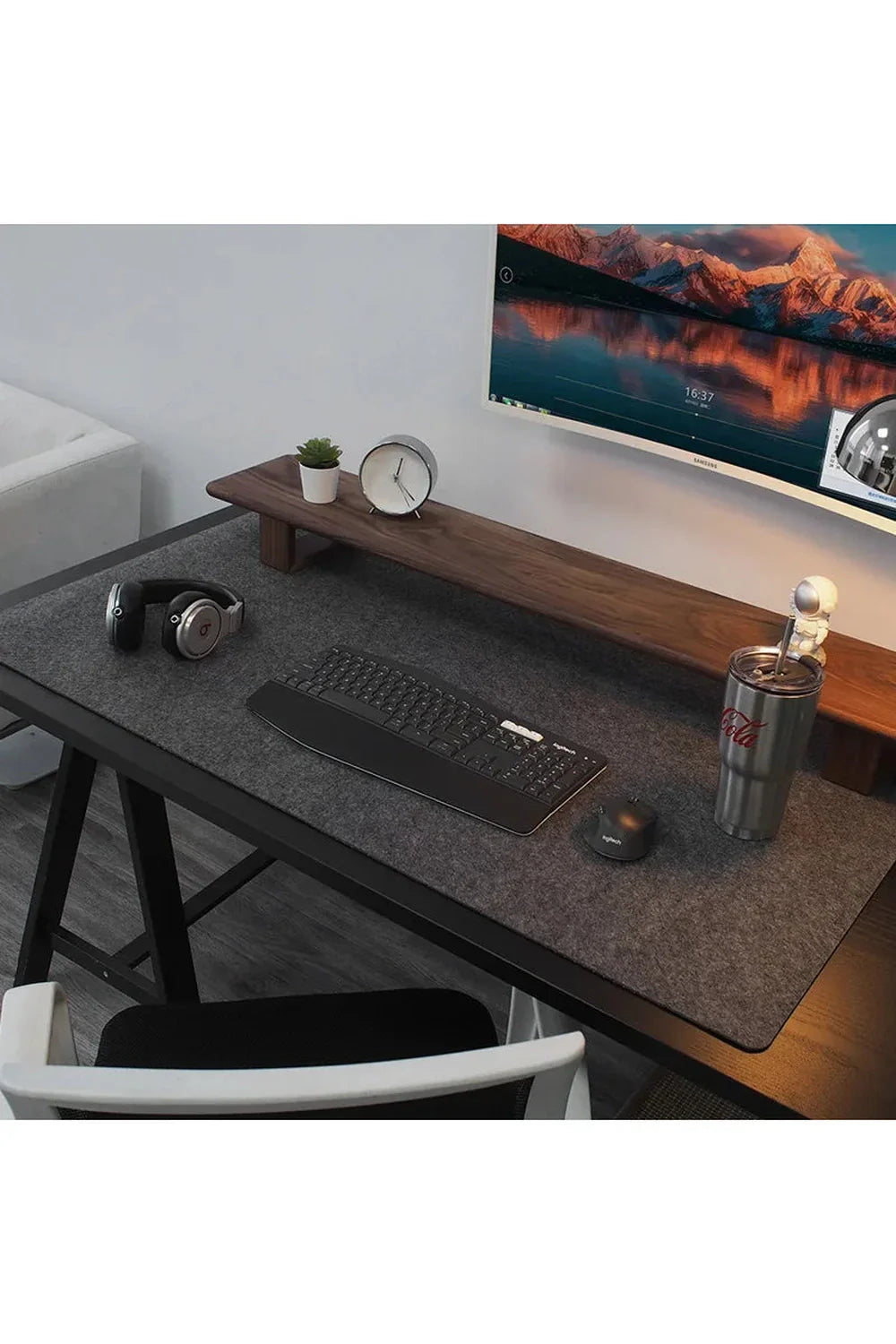 BowLift | Wool Felt Soft Desk Mat