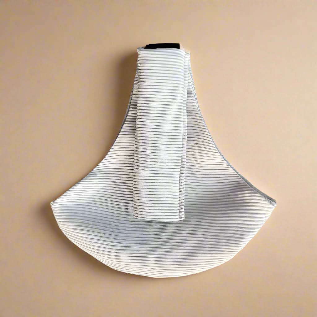 BowLift | Comfortable hip carrier for travelling