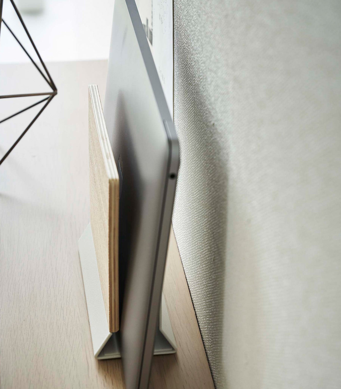 BowLift | Slim Laptop Stand - Steel + Wood
