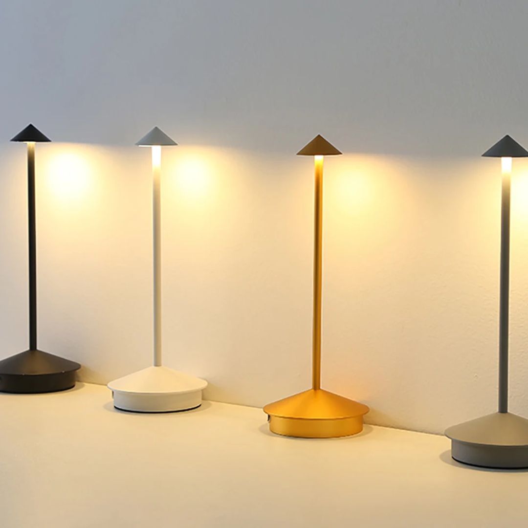 BowLift | Eindhoven Robyn Arrow LED Table Lamp