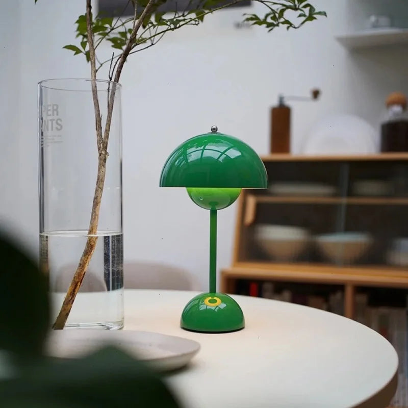 BowLift | Lunarglo | LED table lamp