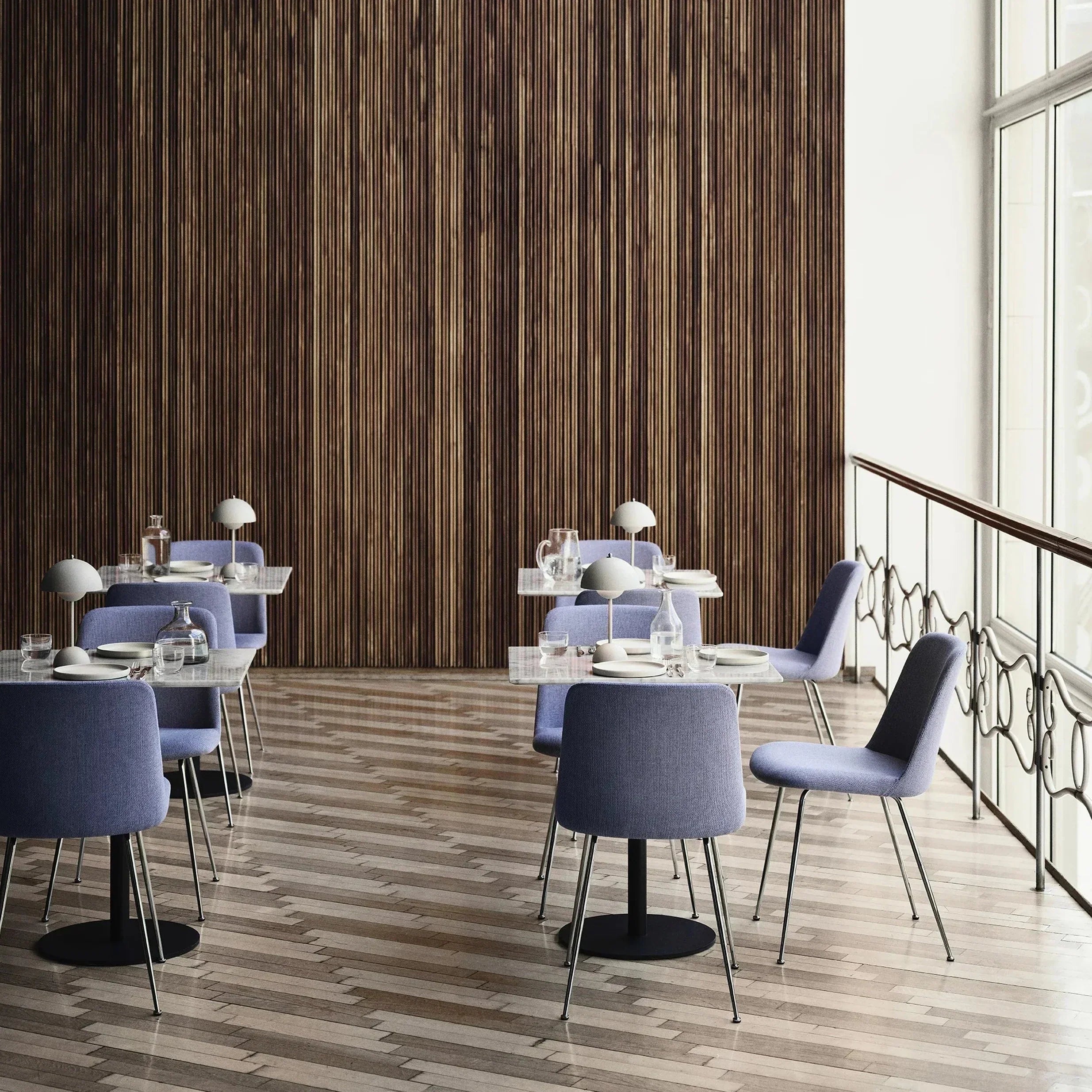 BowLift | LED Table Lamp Ambient Lighting Modern Interior