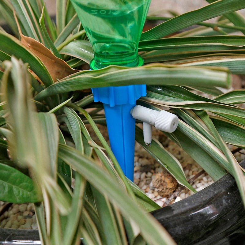 BowLift | GrowSmart Spike – Adjustable Automatic Watering System with Bottle Recycle Feature
