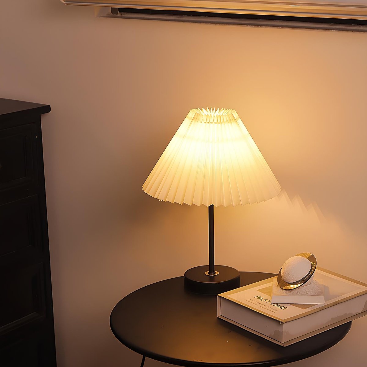 BowLift | Pleatique Table Lamp