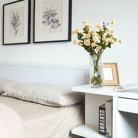 BowLift | CASSINA – Elegant ceramic vase for stylish living spaces