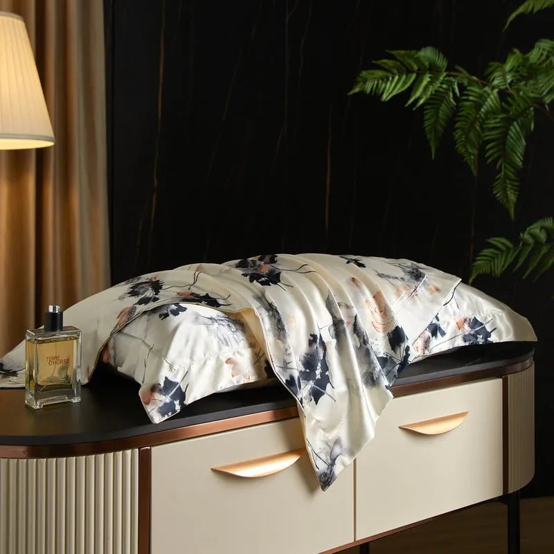 BowLift | Caressence – Mulberry Silk Pillowcase for Luxurious Sleep Comfort