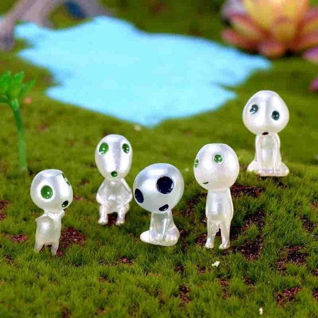 BowLift | Luminous Garden Ghost Miniature Figurines