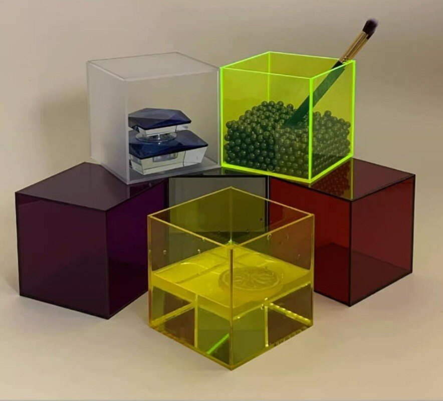 BowLift | Colorful Acrylic Display Box VitrinaLight – For Collectibles and Accessories