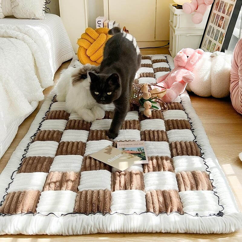 BowLift | HOMECUDDLE Blanket – Soft Chenille Pet Blanket with Style & Furniture Protection