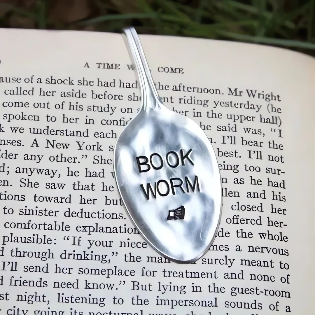 BowLift | Funny Spoon Bookmark -the perfect gift for a bookworm