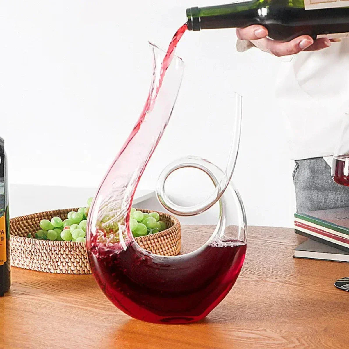 BowLift | Exclusive Wine Decanter Made of Pure Lead-Free Crystal