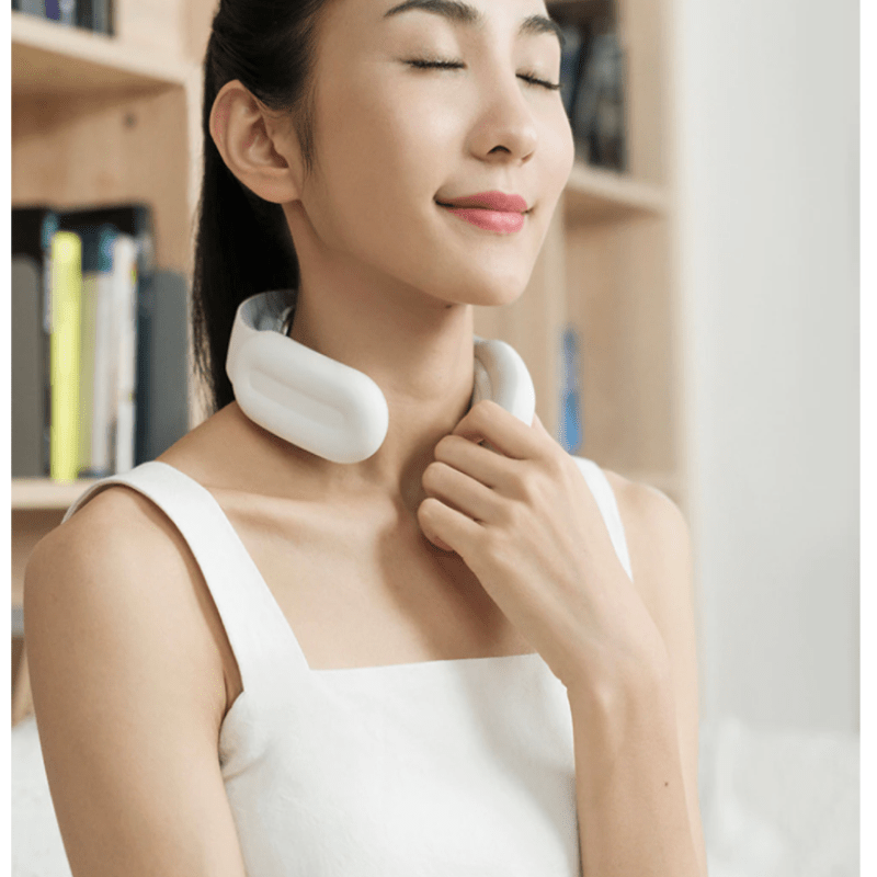 BowLift | Electric neck massager with heat function for pain relief