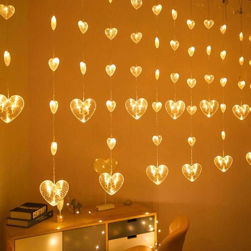 BowLift | Fairy light string with heart-shaped design